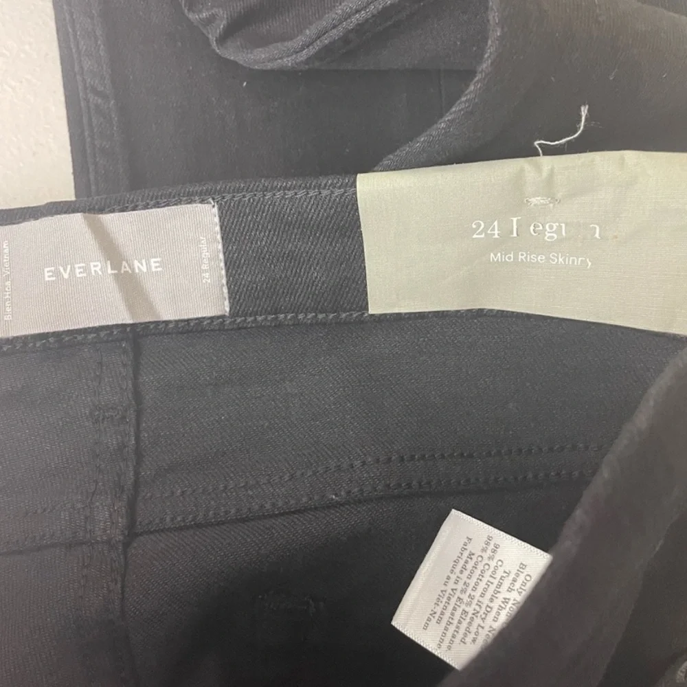 EVERLANE NWT MID-RISE SKINNY BLACK JEANS 24